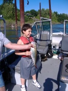 Columbia River Shad fishing 2024, OR & WA Fishing Guide